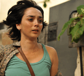 Ana, interpretada por Simone Spoladore